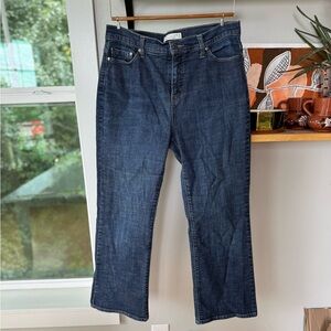 Levi’s 512 Perfectly Slimming Dark Rinse Denim Bootcut Jeans Size 8/10